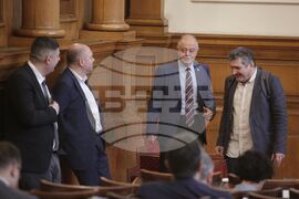 Парламент - липса на кворум
