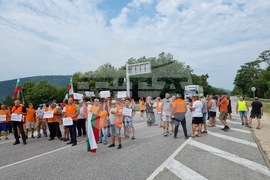 Абланица - пътностроителни фирми - протест