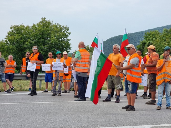 Абланица - пътностроителни фирми - протест