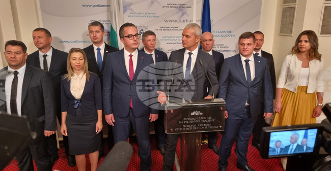 Парламент - "Възраждане" - пресконференция