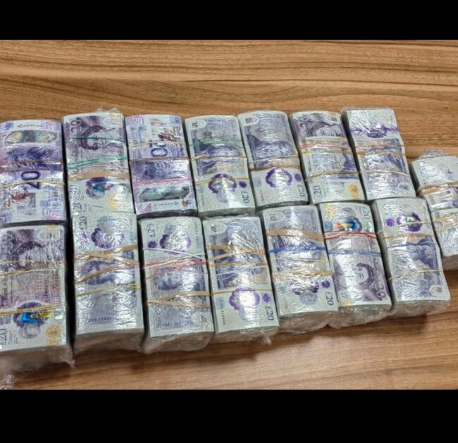 Недекларирана валута с левова равностойност над 345 000 лева откриха митническите служители на МП Капитан Андреево