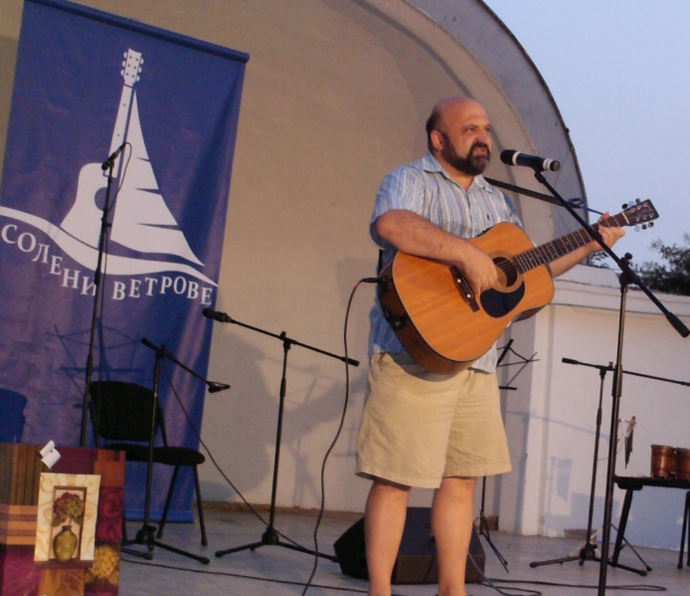 Bulgarian, Russian, Irish Bards with Guitars to Perform in Salty Winds Fest