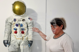 Варна - космически скафандър на Нийл Армстронг