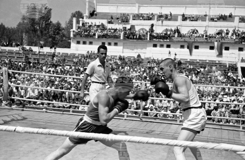 Първи олимпийски медал България получава през 1952 г. в Хелзинки