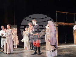 Снимка: Драматичен театър – Ловеч