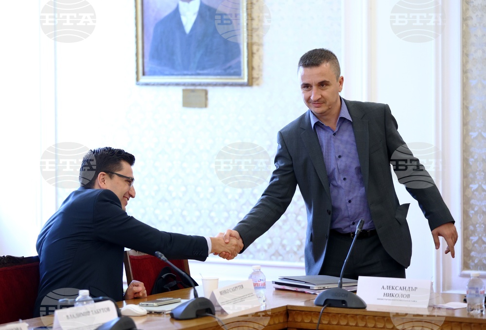 Парламент - комисия - заседание