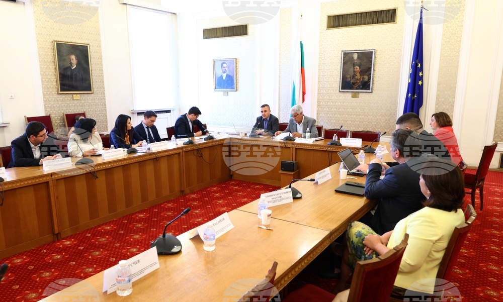 Парламент - комисия - заседание
