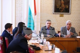 Парламент - комисия - заседание