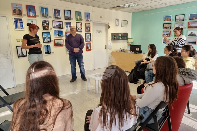 Варна - Бела Бенова - фотоизложба на фарове