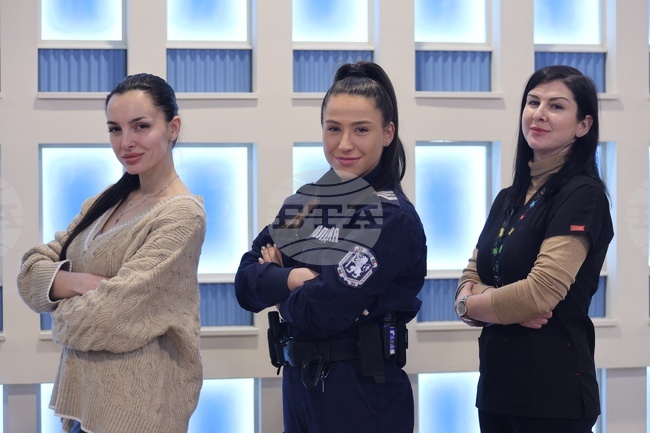 Осми март - жени - професии