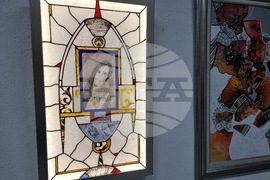 Ямбол - „Тя“ - изложба