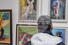 Ямбол - „Тя“ - изложба