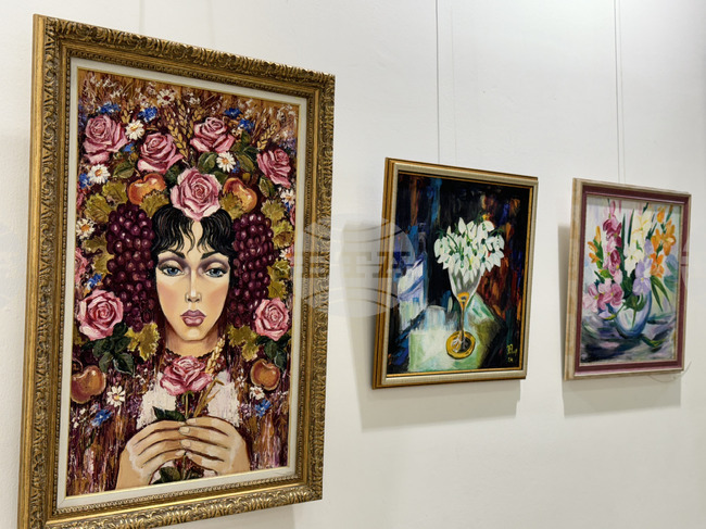 Казанлък - изложба “Женското начало”