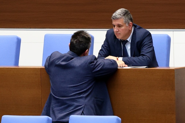 Експертен съвет под ръководството на министъра на регионалното развитие ще търси трайно решение на проблема с водоснабдяването на Плевен, съобщи Андрей Цеков