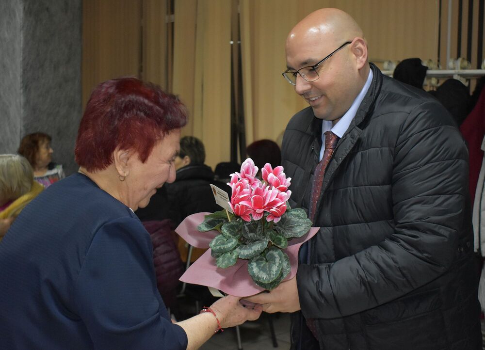 Кметът Добрин Добрев: Федерацията на жените прави само добро, адмирации към това, че обединява обществеността