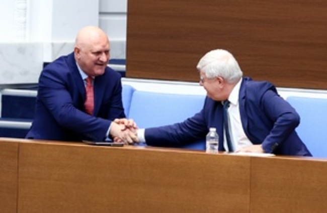При следващи обсъждания на учебните програми творби на Елиас Канети могат да бъдат включени в задължителните произведения, каза Галин Цоков