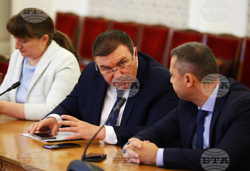 Парламент - Комисия по бюджет и финанси