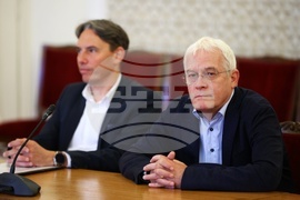 Парламент - Комисия по бюджет и финанси