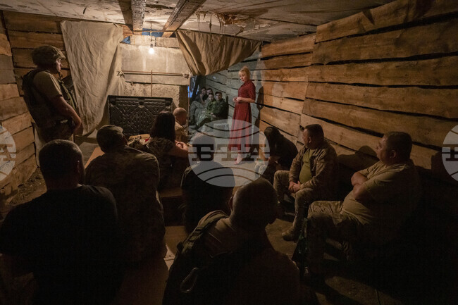 Ройтерс: С напредването на Русия украинците бягат от някогашния миньорски град Добропиля