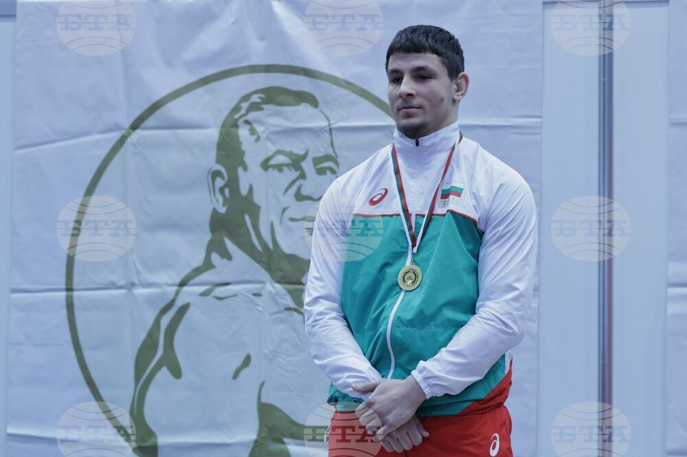 "Дан Колов - Никола Петров“ - борба - Радомир Стоянов - златен медал