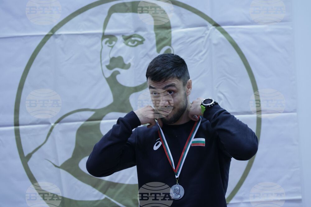 "Дан Колов - Никола Петров“ - борба - Дейвид Димитров - бронзов медал