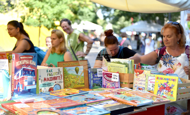 През 2024 г. в България са били издадени 8891 книги с тираж 5 297 385 броя, съобщи НСИ