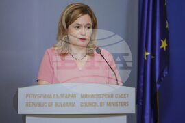 Теодора Георгиева - интерконектор Гърция-България - пресконференция