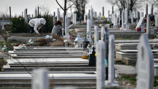Въвеждат реорганизация на движението около гробищния парк в Бургас за Архангелова задушница