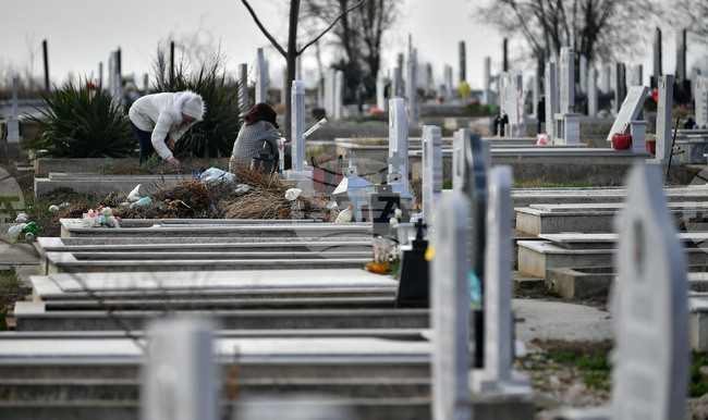 Въвеждат реорганизация на движението около гробищния парк в Бургас за Архангелова задушница