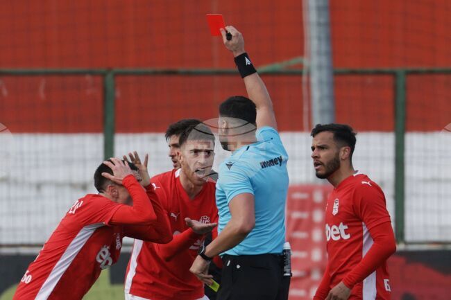 ЦСКА 1948 се разделя с Неделко Пишчевич