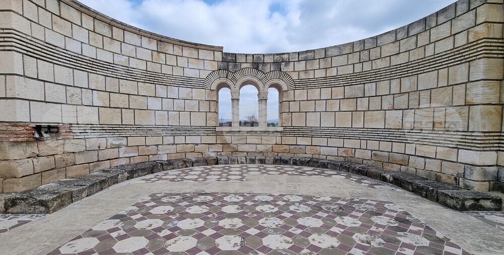 Общо 11 са заявките за включване в масовото кръщене в Голямата базилика в Плиска, каза отец Андрей Стефанов