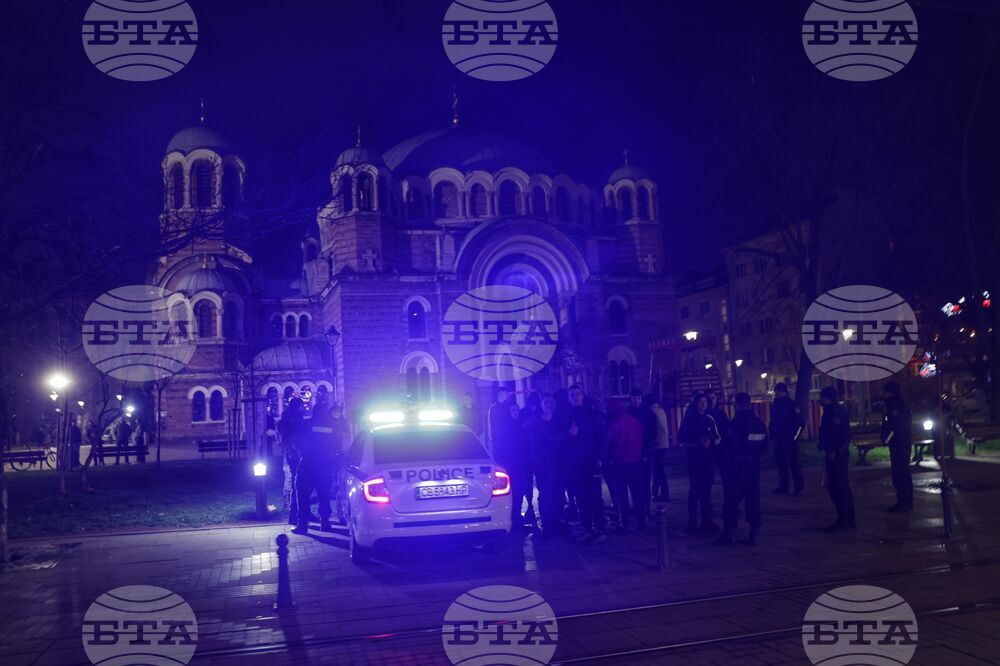 Засилено полицейско присъствие