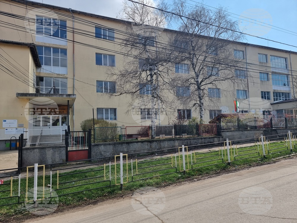 Благотворителна акция „Жълти стотинки“ ще подпомогне подобряването на материалната база на училището в село Езерче, община Цар Калоян