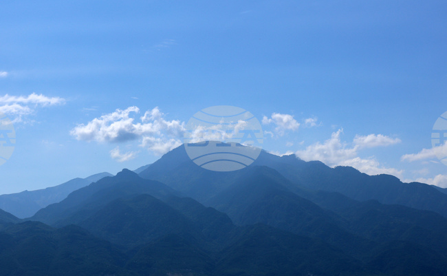 Спасителни екипи издирват от три дни 74-годишен турист в планината Велухи, Централна Гърция