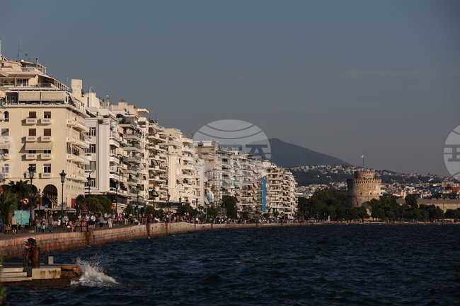 Испански самолетоносач пристигна в Солун за участие в учение на НАТО