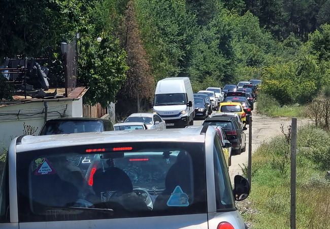 Възстановено е движението в района на тунел "Железница", при 370-и км по пътя Благоевград – Симитли