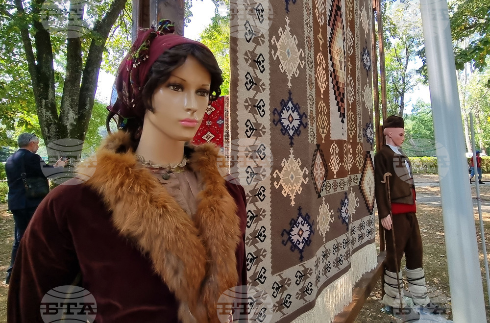 Котел - Фестивал на етносите, багрите и котленския килим