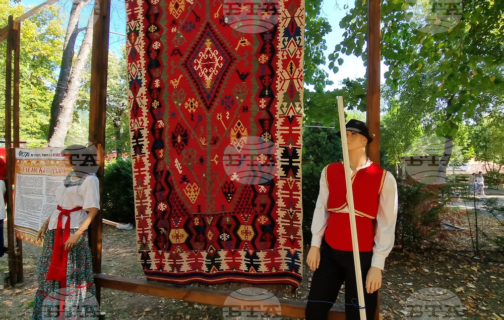 Котел - Фестивал на етносите, багрите и котленския килим