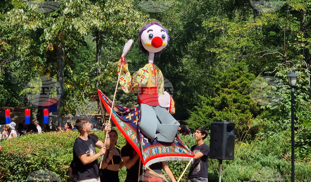 Котел - Фестивал на етносите, багрите и котленския килим