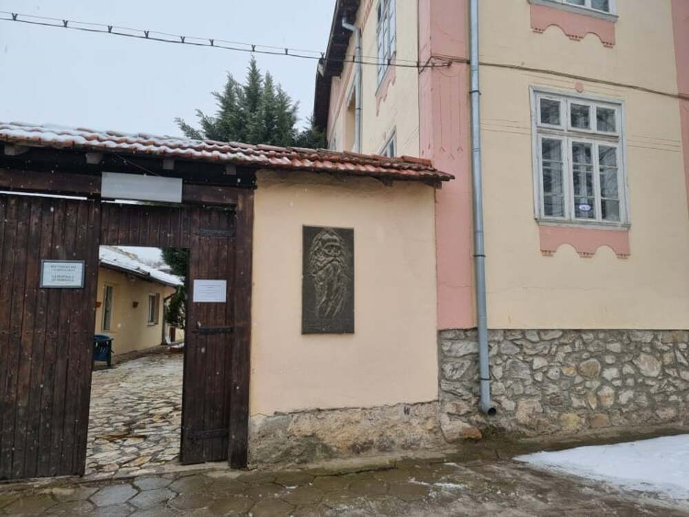 В кюстендилското село Шишковци отбелязаха годишнината от смъртта на Андон Виячев - един от благодетелите на селото и близък приятел на Майстора