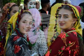 Разлог - Предел - "Пирин пее" - народен събор