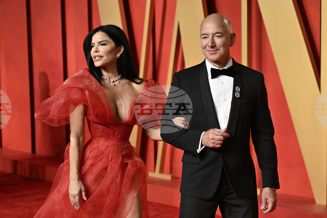 Приблизително 100 частни самолета се очаква да кацнат във Венеция за сватбата на Джеф Безос и Лорън Санчес