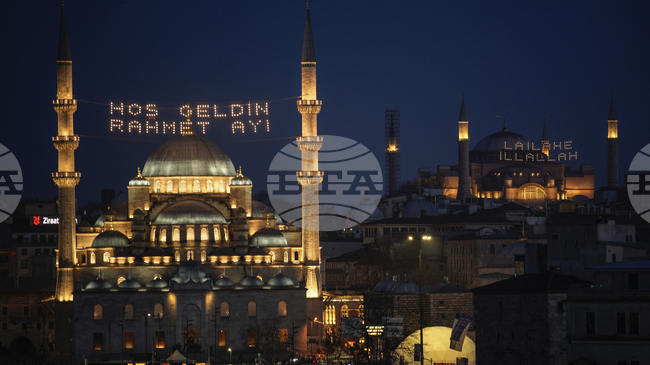 Как песен с религиозно послание успя да възроди дебата относно мястото на религията в обществения живот на Турция?