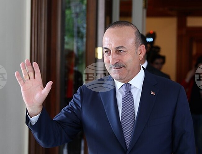 Чавушоглу е разговарял по телефона с руския и с украинския си колега