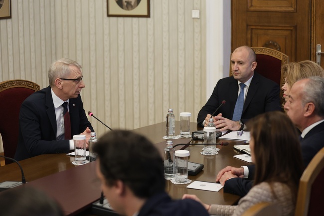 Има съществен напредък във водените преговори с ГЕРБ-СДС, каза Николай Денков на консултациите при президента
