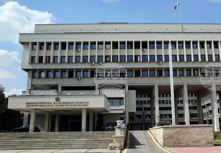 Bulgarian Foreign Ministry Reports Cancelled Flights to/from Iran, Telecoms Blackout