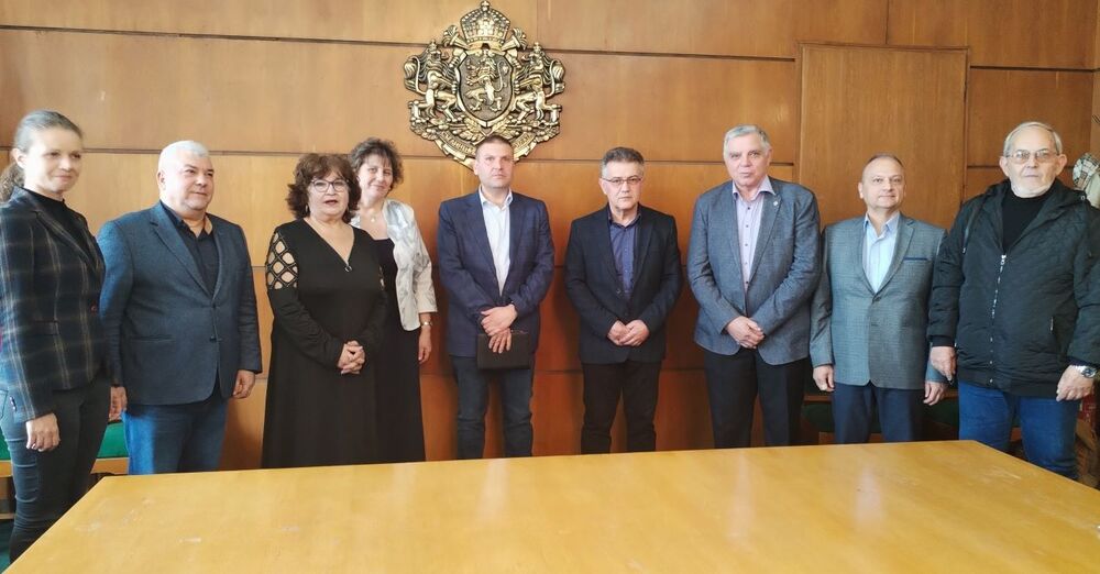 Община Плевен подписа колективен трудов договор със социалните партньори в системата на образованието