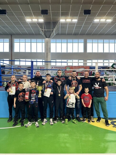 Община Добрич: С медали се завърна СК по кикбокс "Десант" от държавното първенство по кикбокс стил “лоукик” в Стара Загора