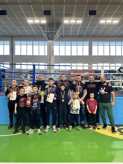 Община Добрич: С медали се завърна СК по кикбокс "Десант" от държавното първенство по кикбокс стил “лоукик” в Стара Загора