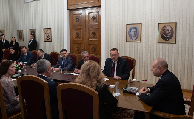 Държавният глава: В процеса по съставяне на правителство е необходимо да се търсят отговори на ключови въпроси и да се изяснят важни позиции на партиите